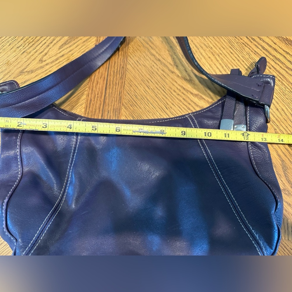 Elegant Worthington Eggplant Leather Shoulder Bag - Picture 7 of 10
